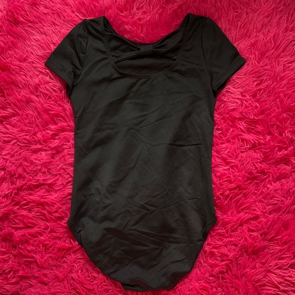 Elegant Black and Pink Dance Leotard Set - Picture 6 of 8